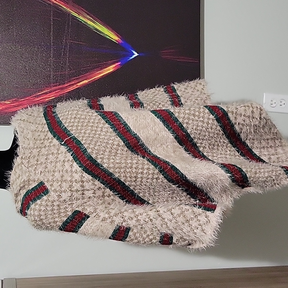 Poncho - Picture 2 of 2